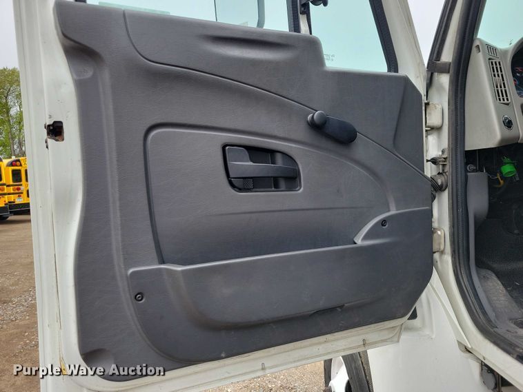 image for item DZ7145 2019 International 4300 box truck