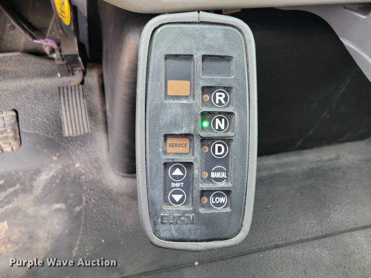 image for item DZ7145 2019 International 4300 box truck