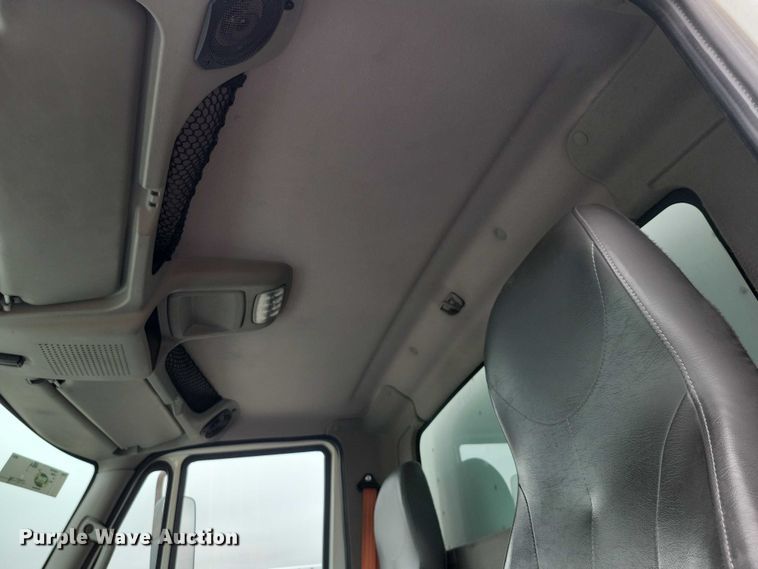 image for item DZ7145 2019 International 4300 box truck