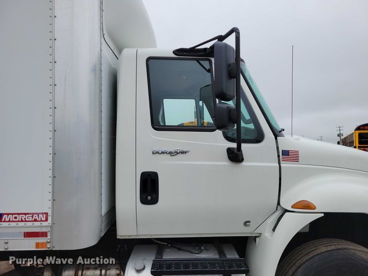 image for item DZ7145 2019 International 4300 box truck