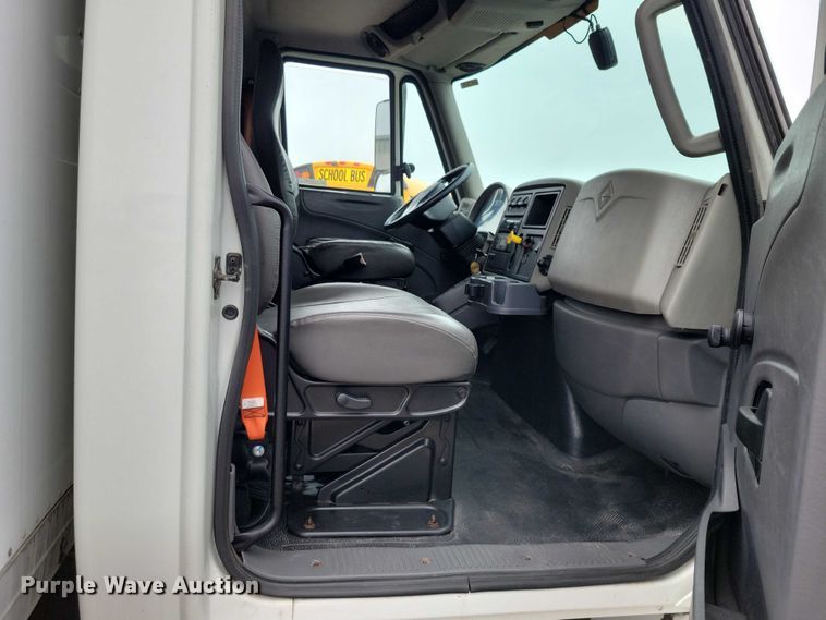 image for item DZ7145 2019 International 4300 box truck