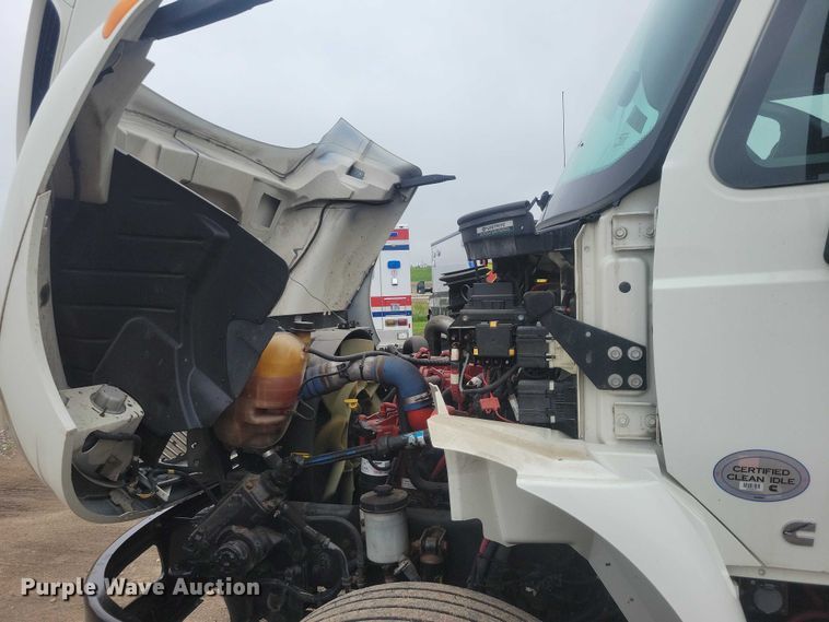 image for item DZ7145 2019 International 4300 box truck