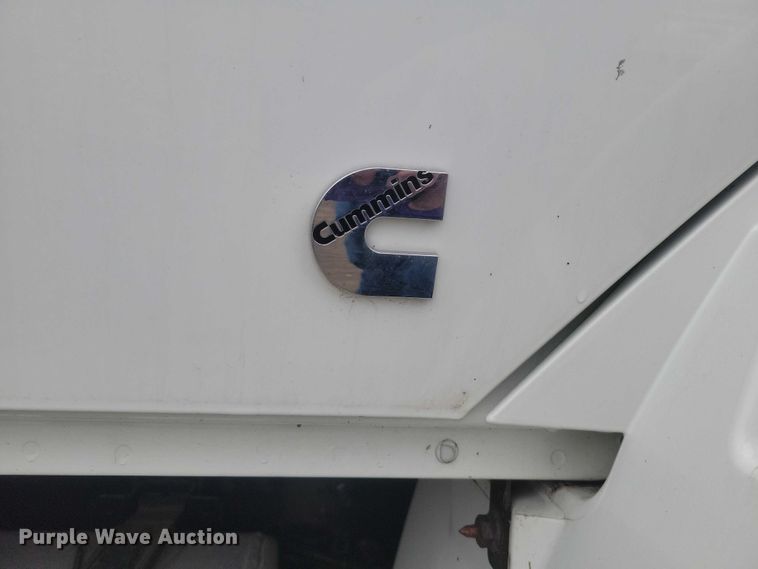 image for item DZ7145 2019 International 4300 box truck