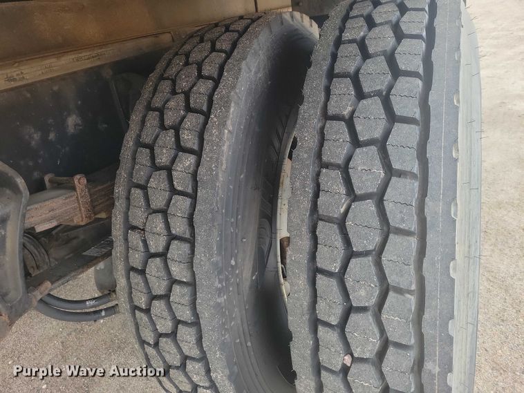 image for item DZ7145 2019 International 4300 box truck