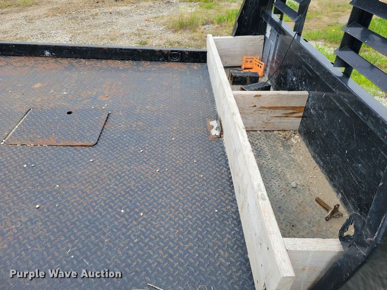 image for item DZ7182 Bradford Built flatbed