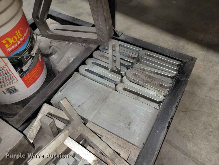 image for item DZ7227 Forester welding systems  welding table
