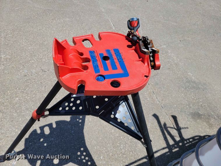 image for item DZ7247 (11) Rigid Tristand vises