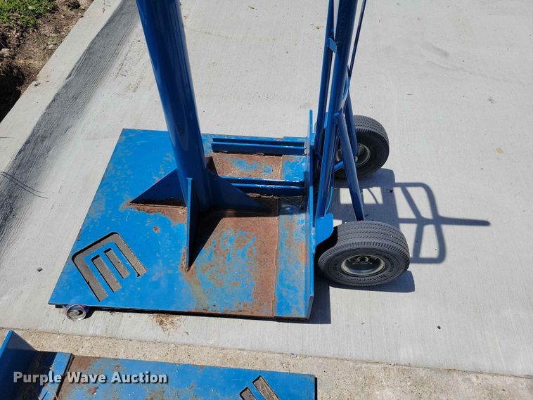 image for item DZ7252 (2) stands