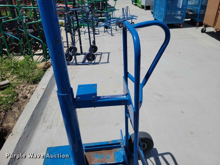 image for item DZ7252 (2) stands