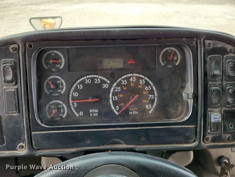 image for item DZ7271 2006 Freightliner  FS65 school bus