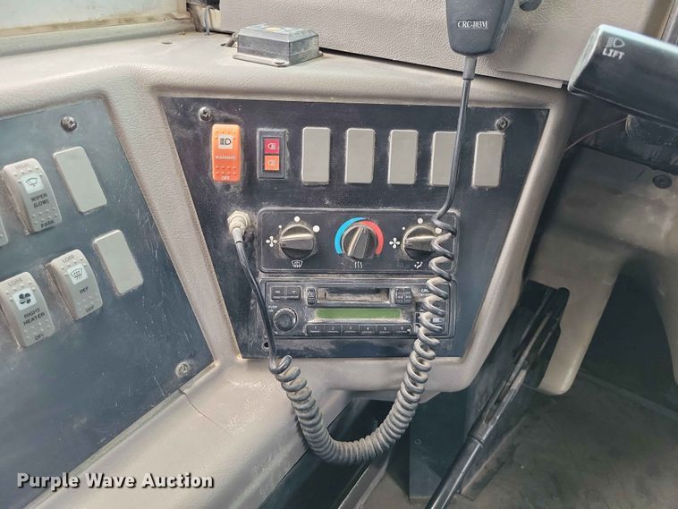 image for item DZ7271 2006 Freightliner  FS65 school bus