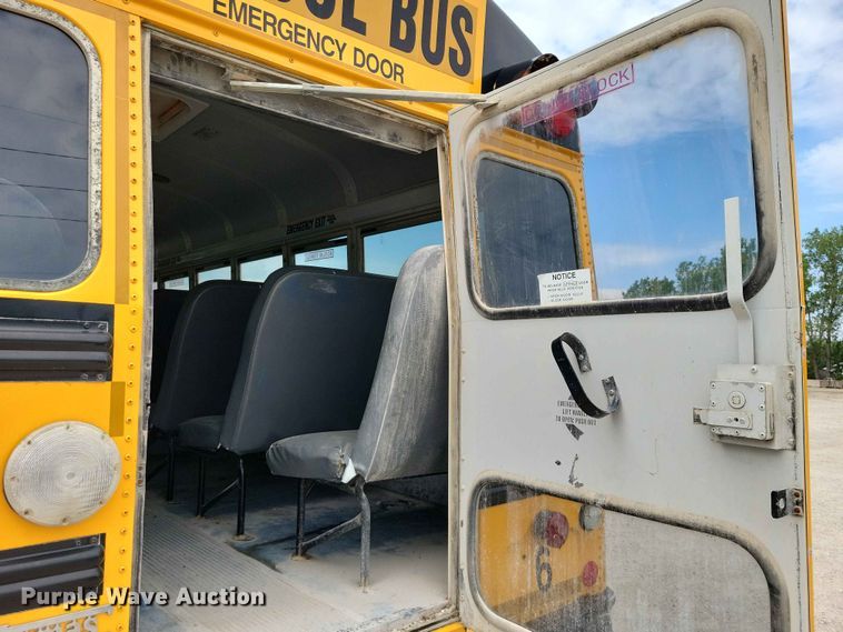 image for item DZ7271 2006 Freightliner  FS65 school bus