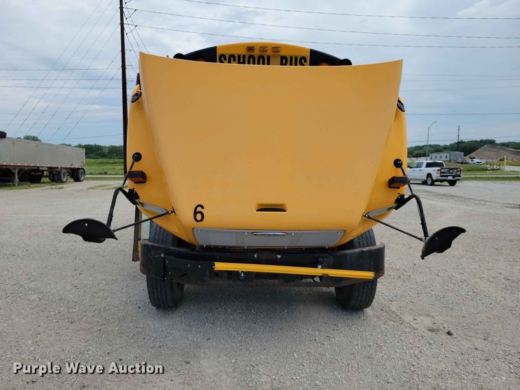 image for item DZ7271 2006 Freightliner  FS65 school bus