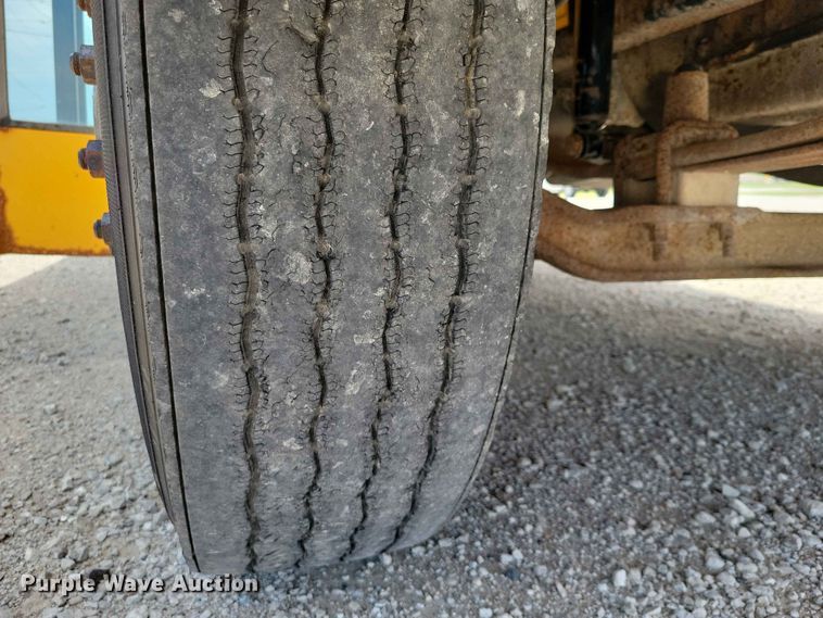 image for item DZ7271 2006 Freightliner  FS65 school bus