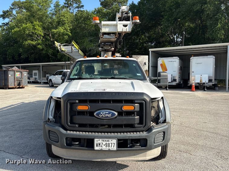 image for item EA7294 2012 Ford F450 Super Duty bucket truck