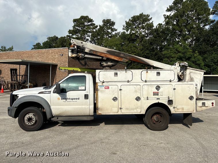image for item EA7294 2012 Ford F450 Super Duty bucket truck