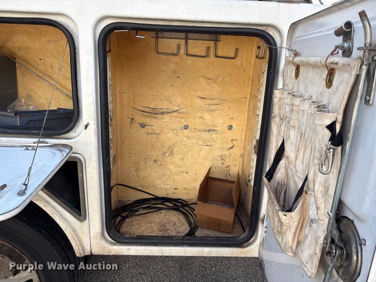 image for item EA7294 2012 Ford F450 Super Duty bucket truck