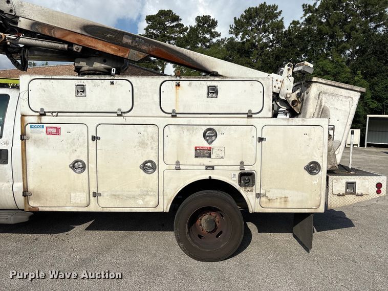 image for item EA7294 2012 Ford F450 Super Duty bucket truck