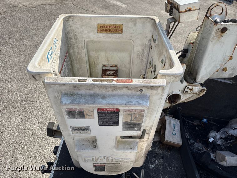 image for item EA7294 2012 Ford F450 Super Duty bucket truck