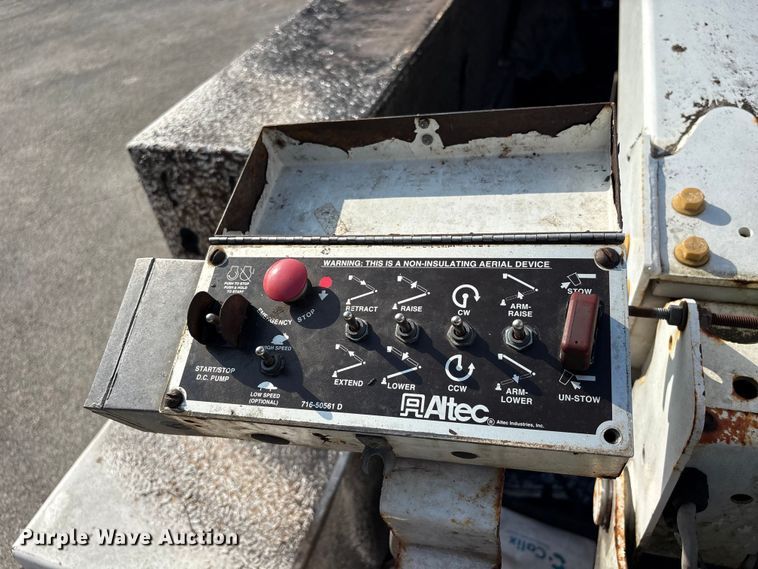 image for item EA7294 2012 Ford F450 Super Duty bucket truck