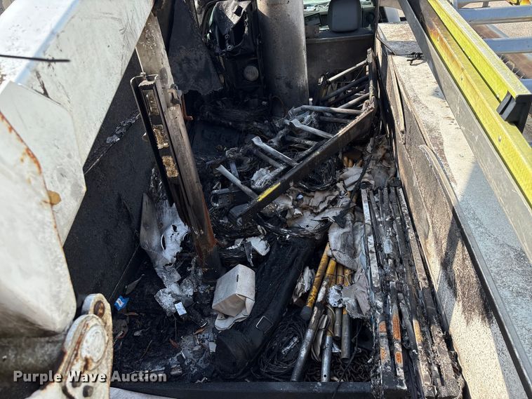 image for item EA7294 2012 Ford F450 Super Duty bucket truck