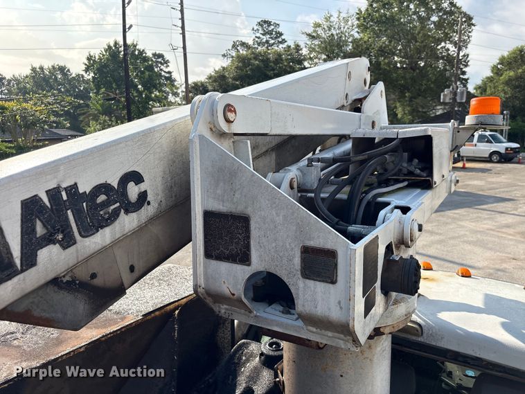image for item EA7294 2012 Ford F450 Super Duty bucket truck