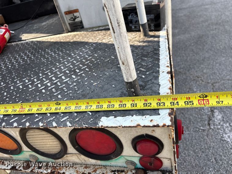 image for item EA7294 2012 Ford F450 Super Duty bucket truck