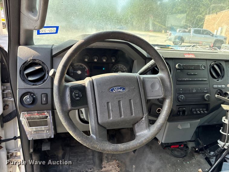 image for item EA7294 2012 Ford F450 Super Duty bucket truck
