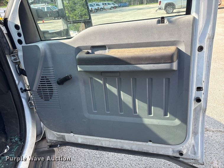 image for item EA7294 2012 Ford F450 Super Duty bucket truck