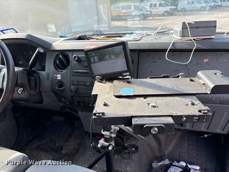 image for item EA7294 2012 Ford F450 Super Duty bucket truck