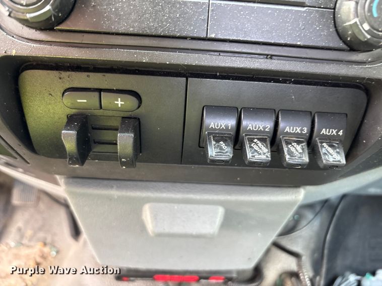 image for item EA7294 2012 Ford F450 Super Duty bucket truck