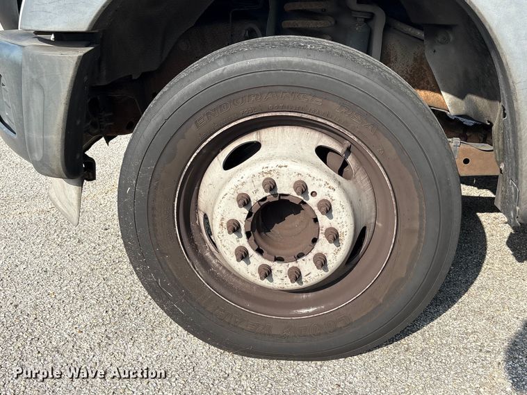 image for item EA7294 2012 Ford F450 Super Duty bucket truck