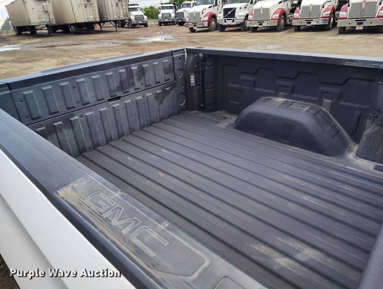 image for item ED0124 2019 GMC Sierra 1500 SLT Crew Cab pickup truck