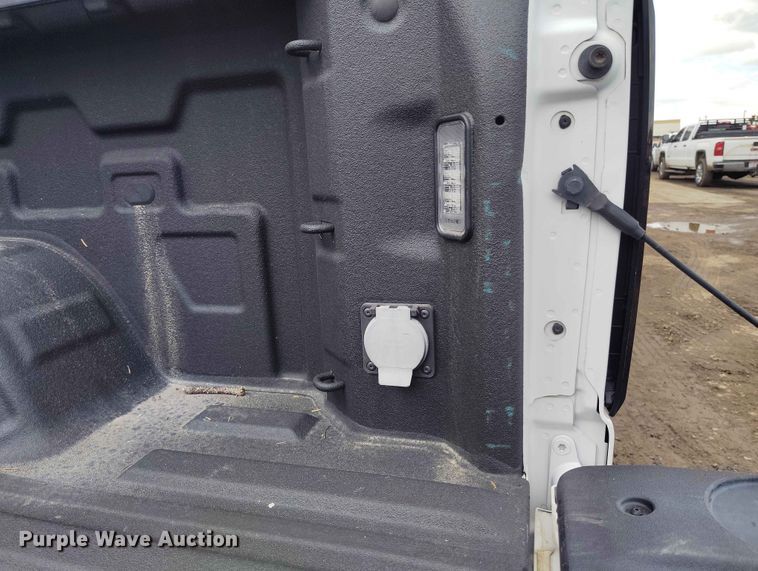 image for item ED0124 2019 GMC Sierra 1500 SLT Crew Cab pickup truck
