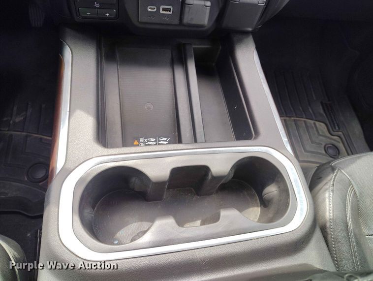 image for item ED0124 2019 GMC Sierra 1500 SLT Crew Cab pickup truck