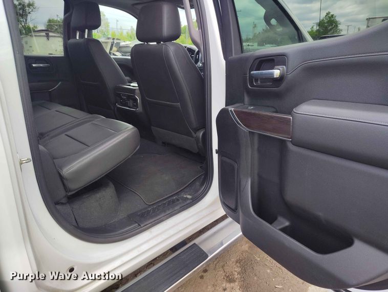 image for item ED0124 2019 GMC Sierra 1500 SLT Crew Cab pickup truck