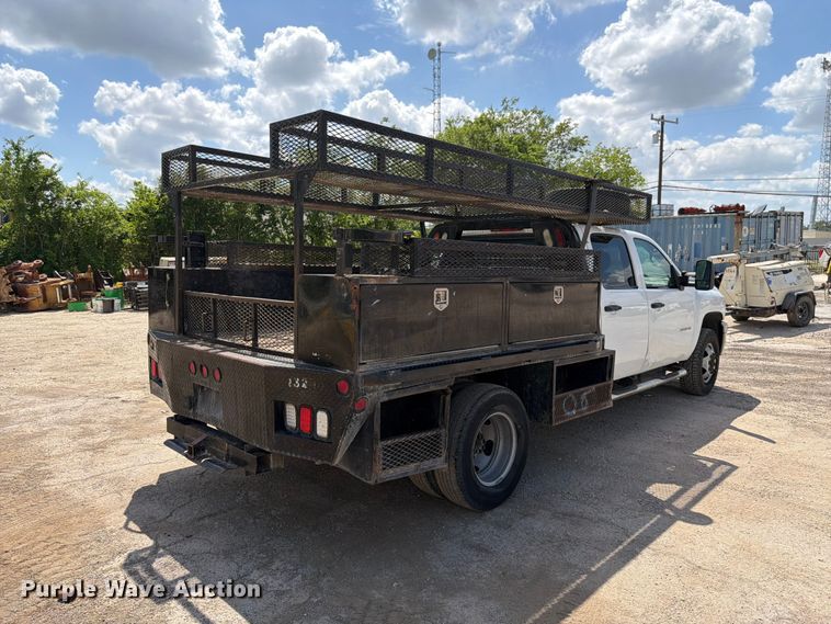 image for item ED5296 2014 Chevrolet Silverado 3500HD Crew Cab flatbed pickup truck