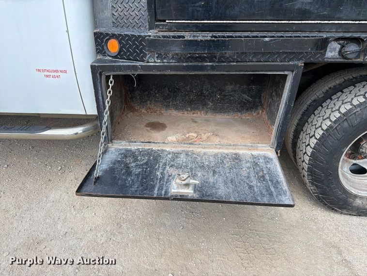 image for item ED5296 2014 Chevrolet Silverado 3500HD Crew Cab flatbed pickup truck