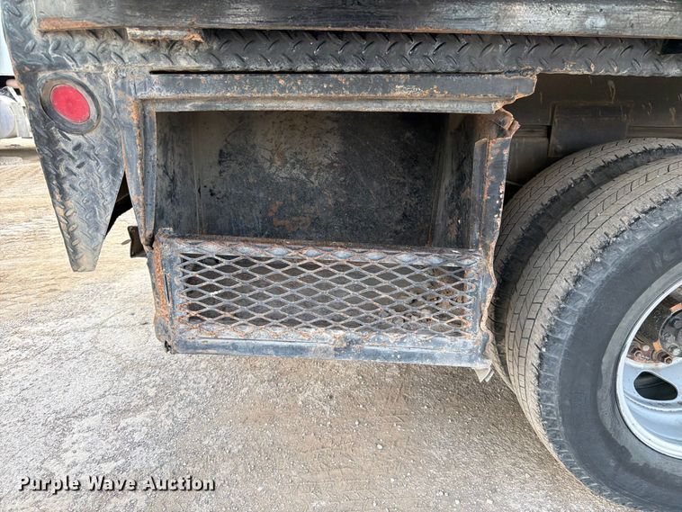 image for item ED5296 2014 Chevrolet Silverado 3500HD Crew Cab flatbed pickup truck