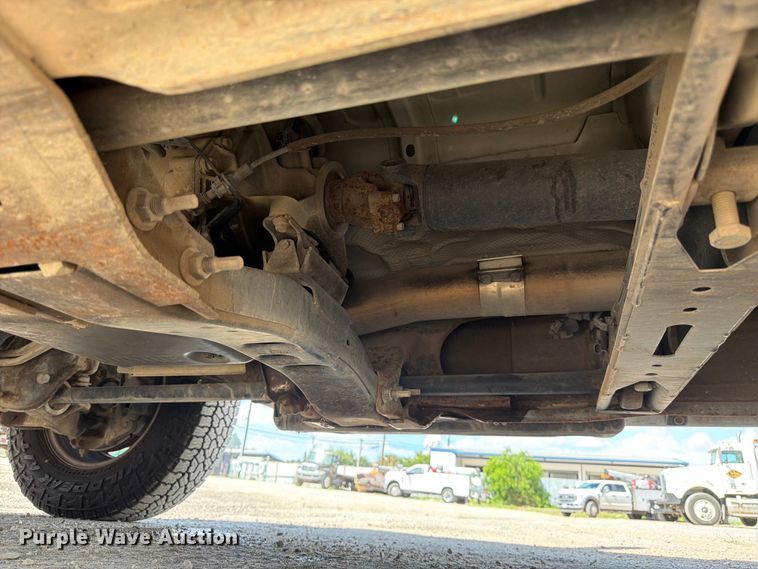 image for item ED5296 2014 Chevrolet Silverado 3500HD Crew Cab flatbed pickup truck