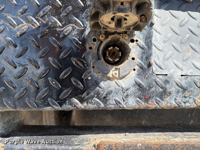 image for item ED5296 2014 Chevrolet Silverado 3500HD Crew Cab flatbed pickup truck