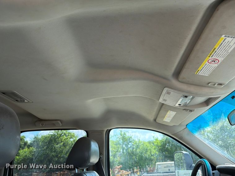 image for item ED5296 2014 Chevrolet Silverado 3500HD Crew Cab flatbed pickup truck