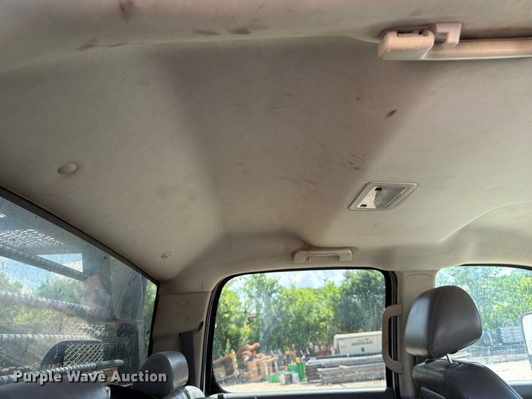 image for item ED5296 2014 Chevrolet Silverado 3500HD Crew Cab flatbed pickup truck