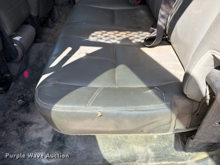 image for item ED5296 2014 Chevrolet Silverado 3500HD Crew Cab flatbed pickup truck