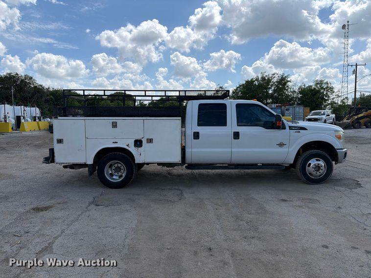 image for item ED5297 2015 Ford F350 Super Duty Crew Cab utility bed pickup truck
