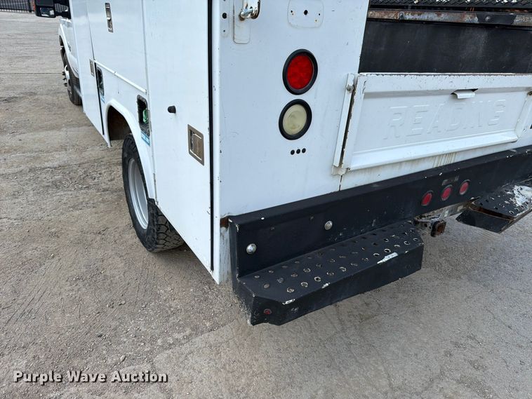 image for item ED5297 2015 Ford F350 Super Duty Crew Cab utility bed pickup truck
