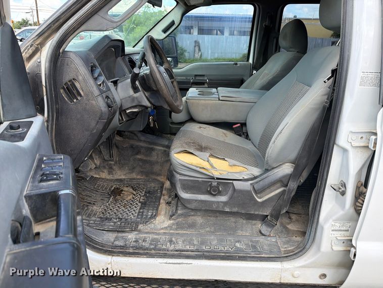 image for item ED5297 2015 Ford F350 Super Duty Crew Cab utility bed pickup truck