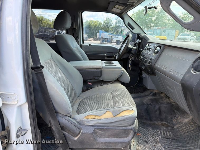 image for item ED5297 2015 Ford F350 Super Duty Crew Cab utility bed pickup truck