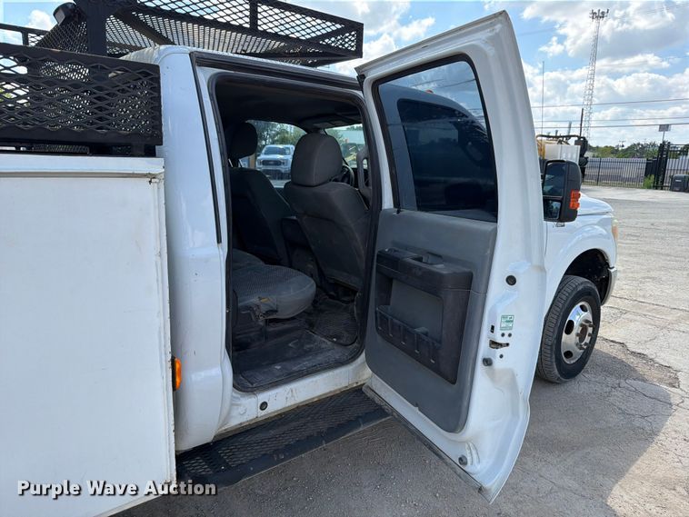 image for item ED5297 2015 Ford F350 Super Duty Crew Cab utility bed pickup truck