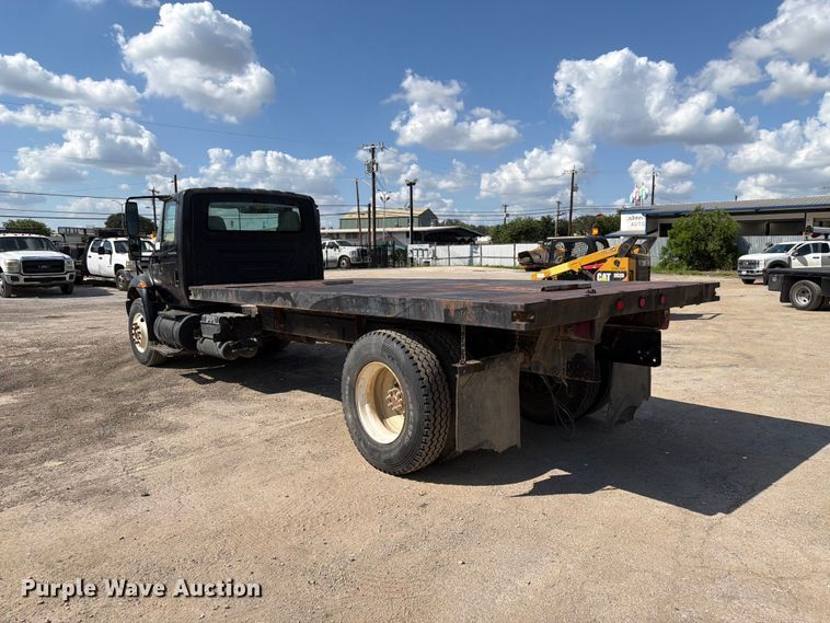 image for item ED5301 2005 International 4300 flatbed truck